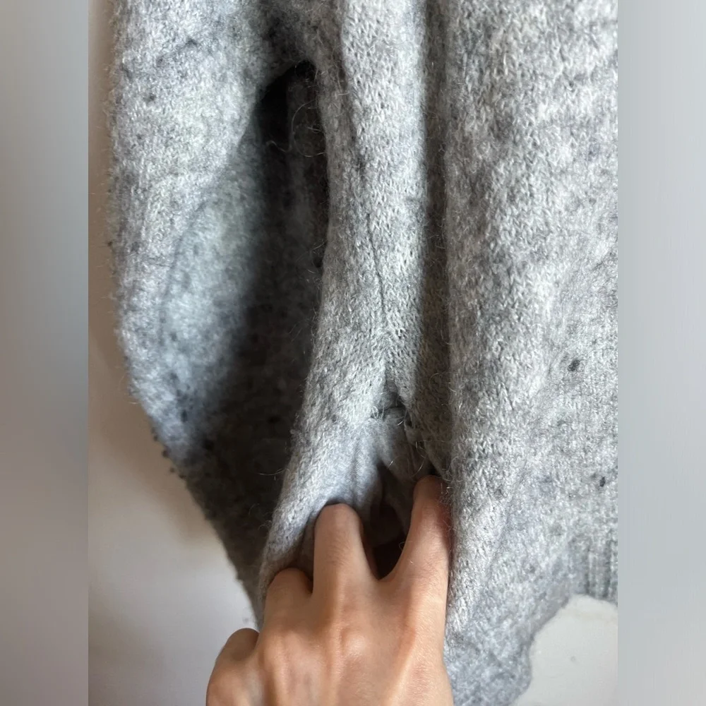 H&M Wool-Blended Gray Zip-Up Hoodie - Picture 9 of 10